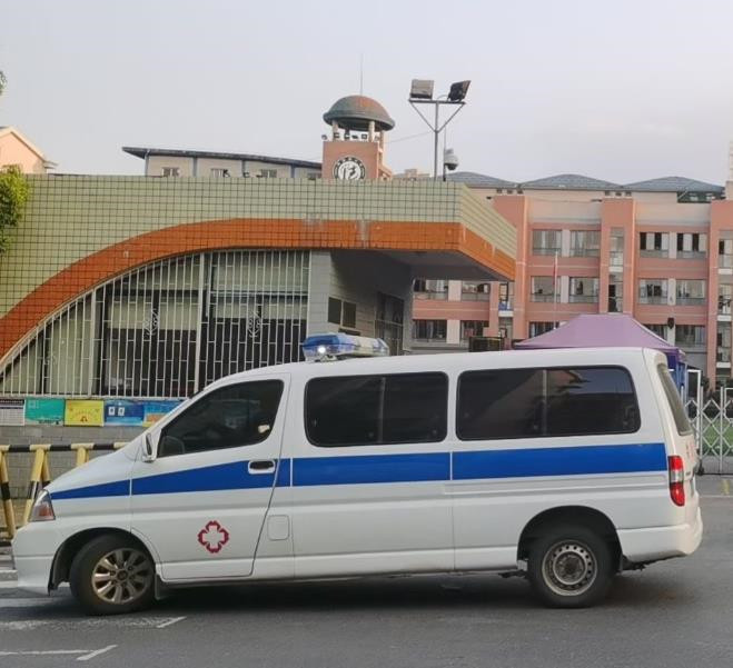 泾川救护车出租护送骨折病人一公里多少钱